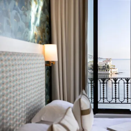 Royal-riviera Hotel