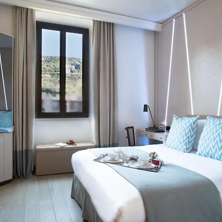 Royal-riviera Hotel