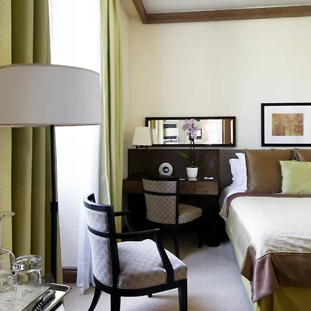 Hotel Royal-riviera 5*